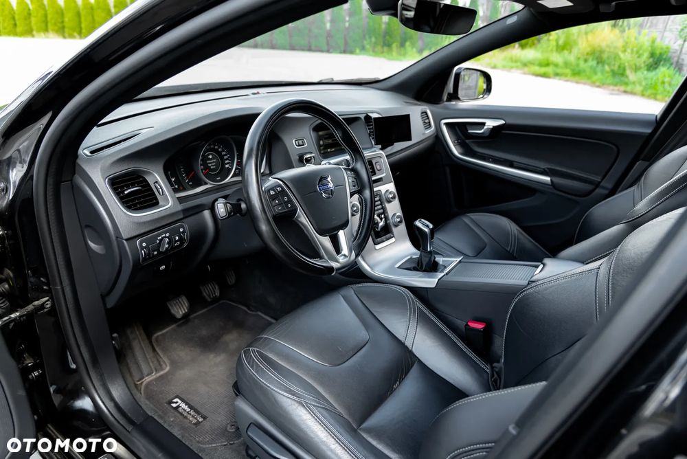 Volvo V60 D2 Kinetic - 13