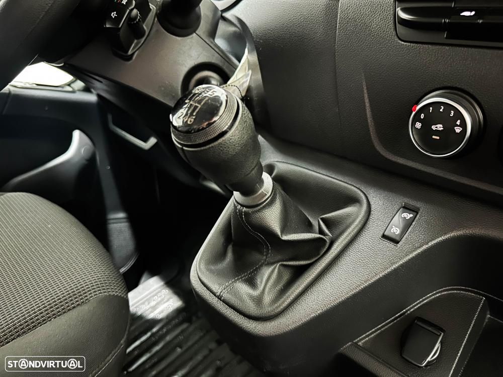 Renault Master L2H2 2.3 DCi 135cv Confort - 29