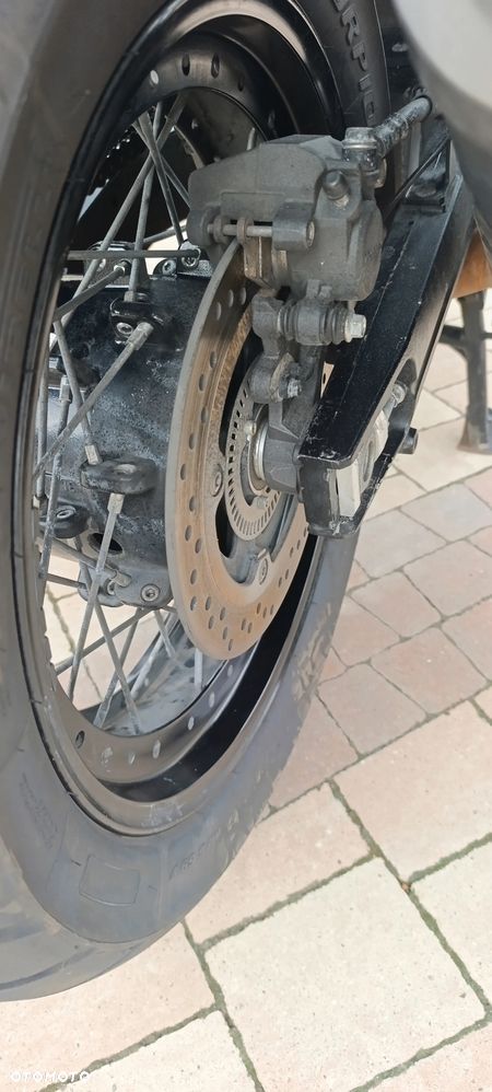 Suzuki V-STROM - 20