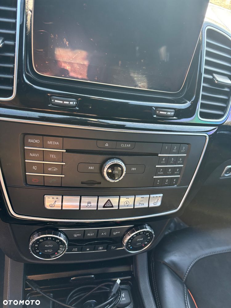 Mercedes-Benz GLE - 24