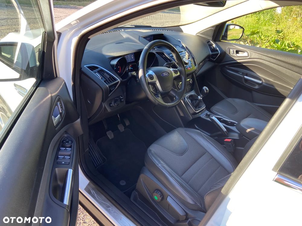 Ford Kuga 2.0 TDCi 4x4 Titanium - 10