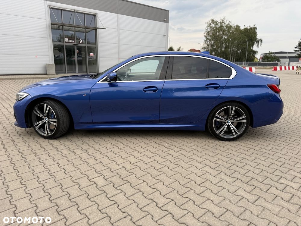 BMW Seria 3 320d M Sport - 9