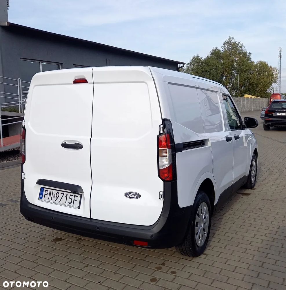 Ford Transit Courier - 6