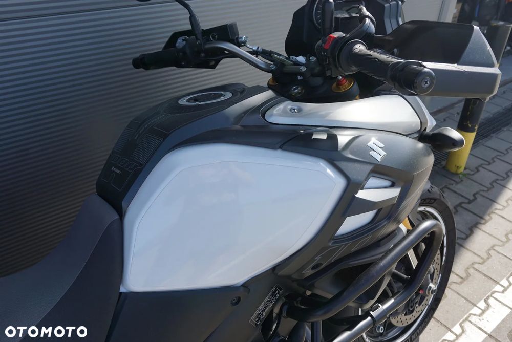 Suzuki V-STROM - 4