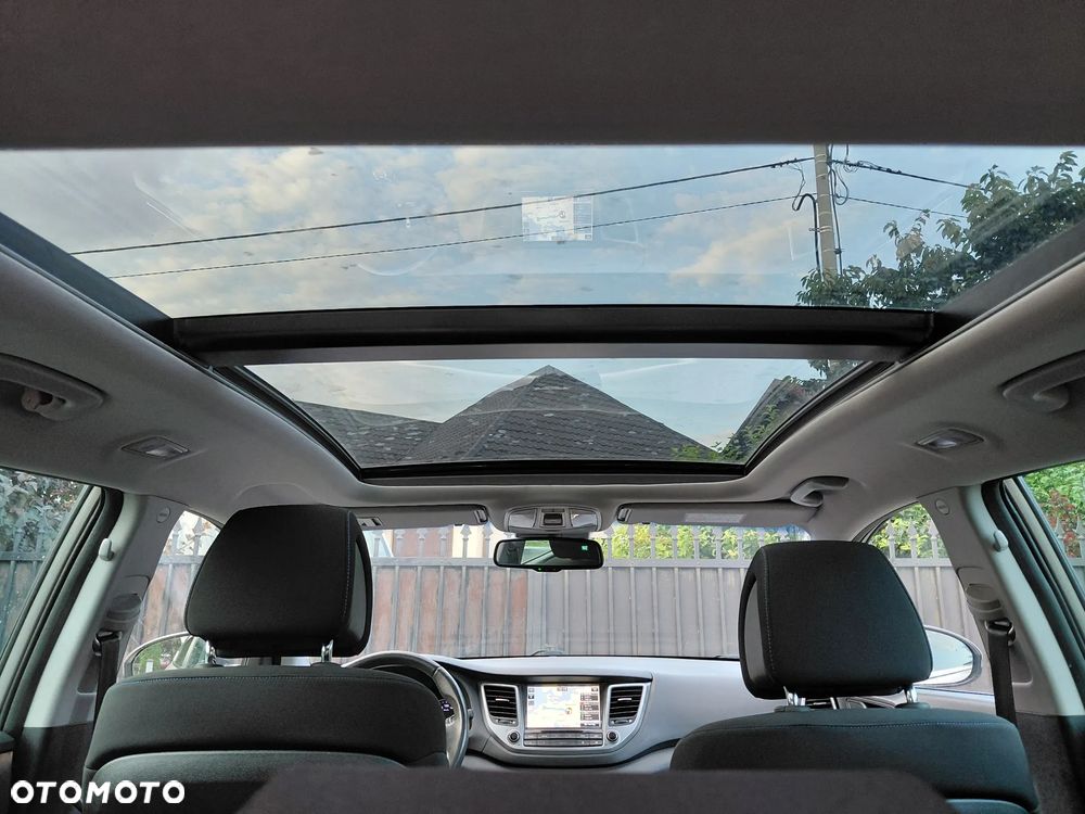 Hyundai Tucson 2.0 CRDI BlueDrive Style 2WD - 35