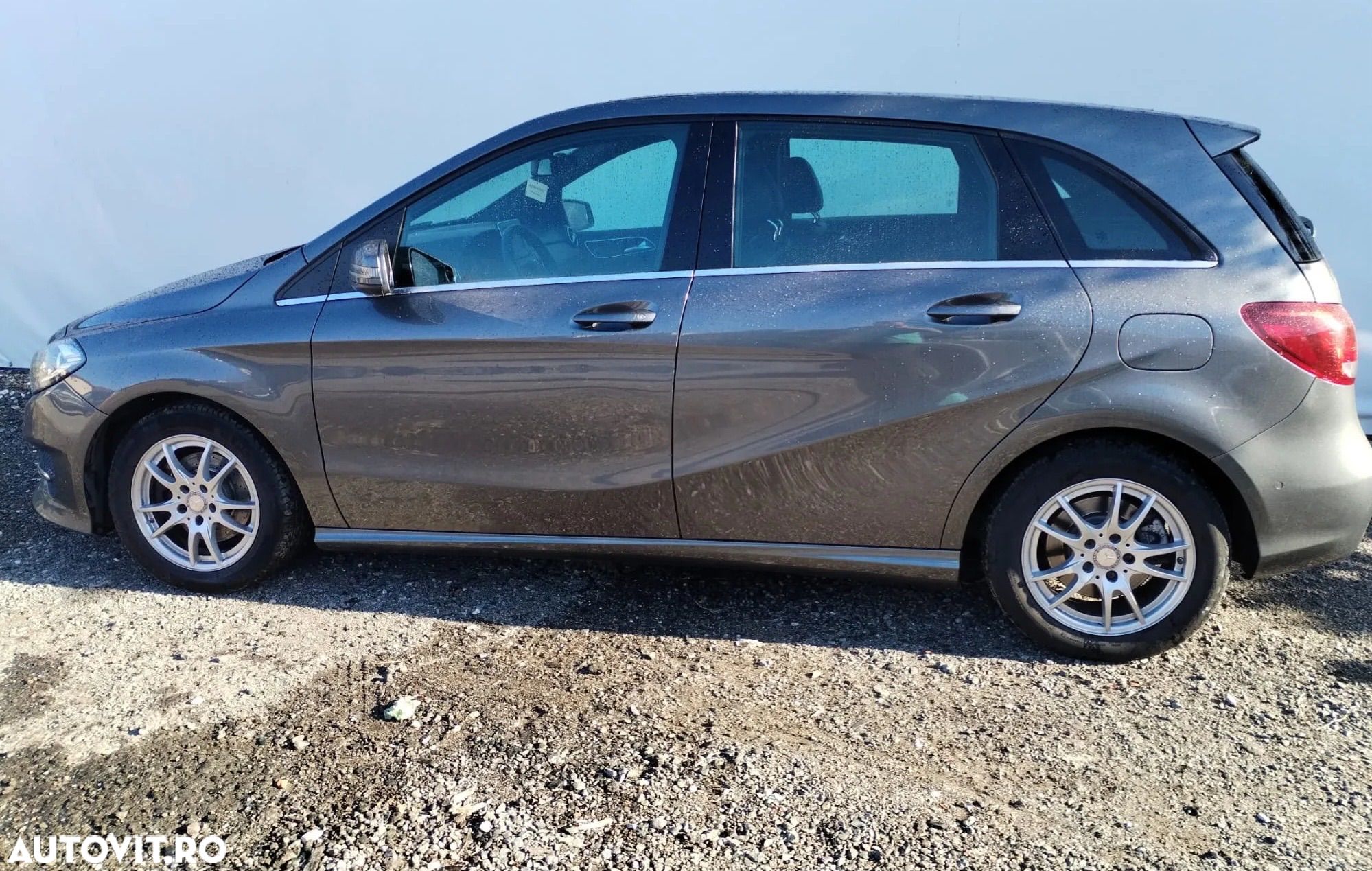 Mercedes-Benz B - 1