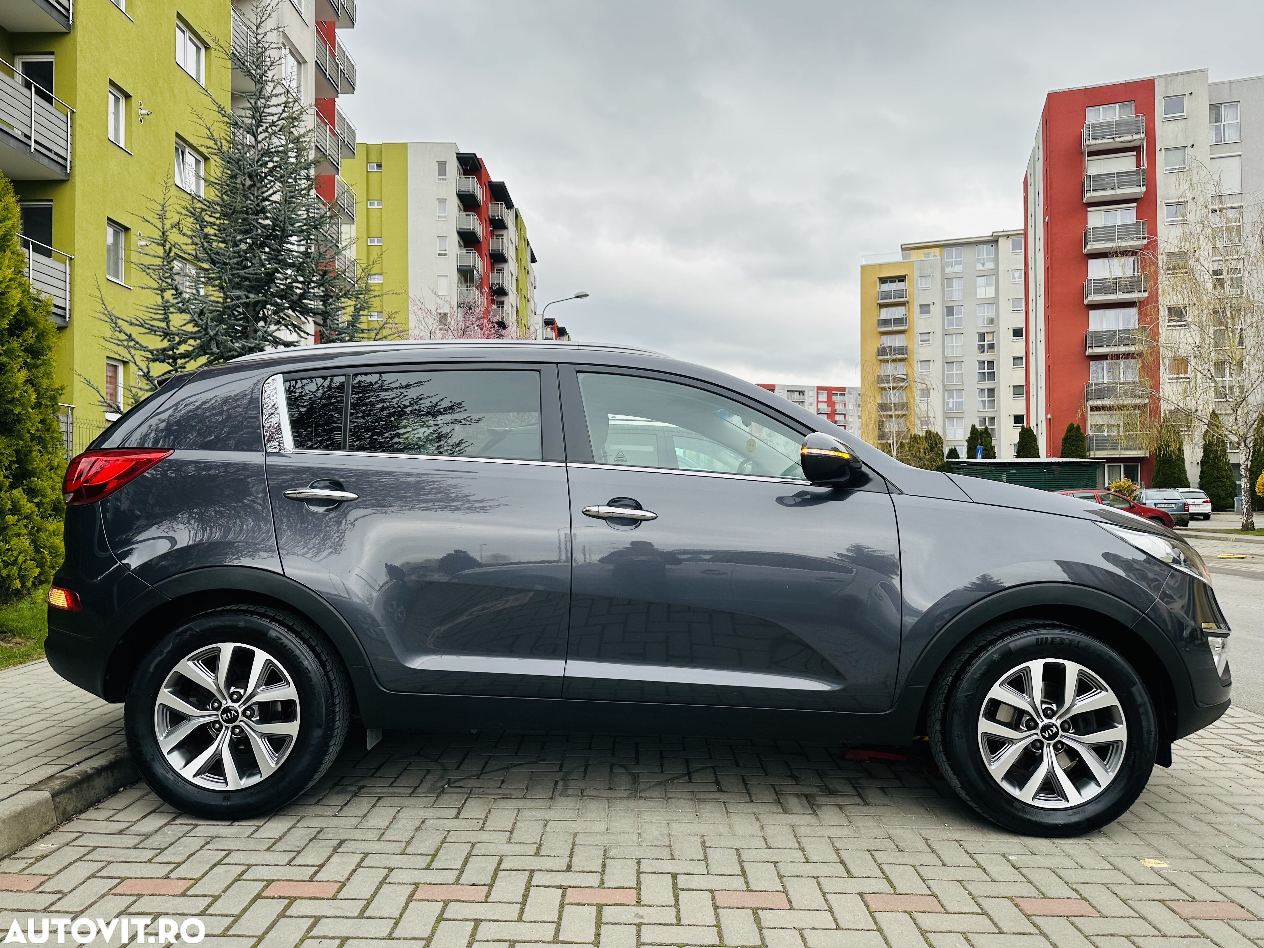 Kia Sportage 1.6 GDI 2WD Dream-Team Edition - 12