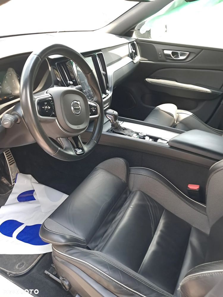 Volvo V60 T4 R-Design - 6