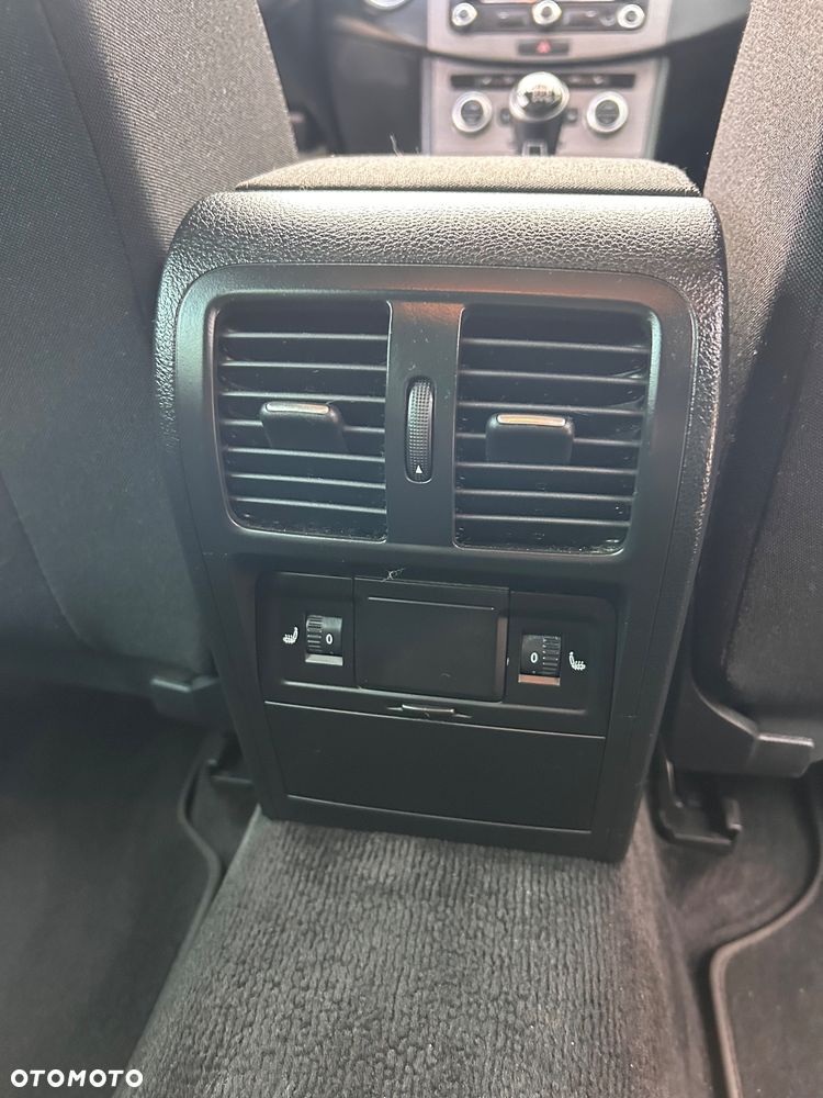 Volkswagen Passat Variant 2.0 TDI BlueMotion Technology Business Edition - 16