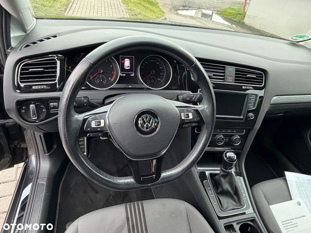 Volkswagen Golf - 18