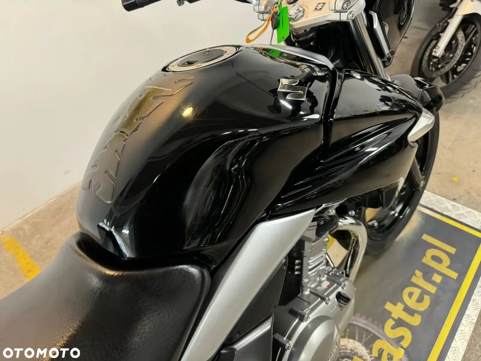 Suzuki GW 250 - 11