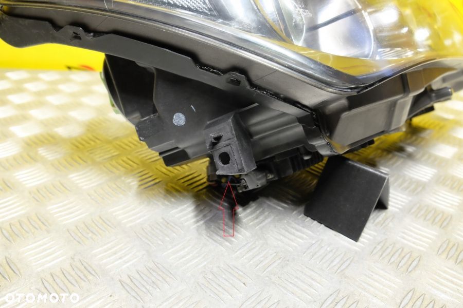 INFINITI QX56 QX80 2011- REFLEKTOR LAMPA XENON PRAWA EU - 4