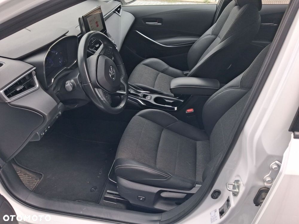 Toyota Corolla 1.8 Hybrid Comfort - 13