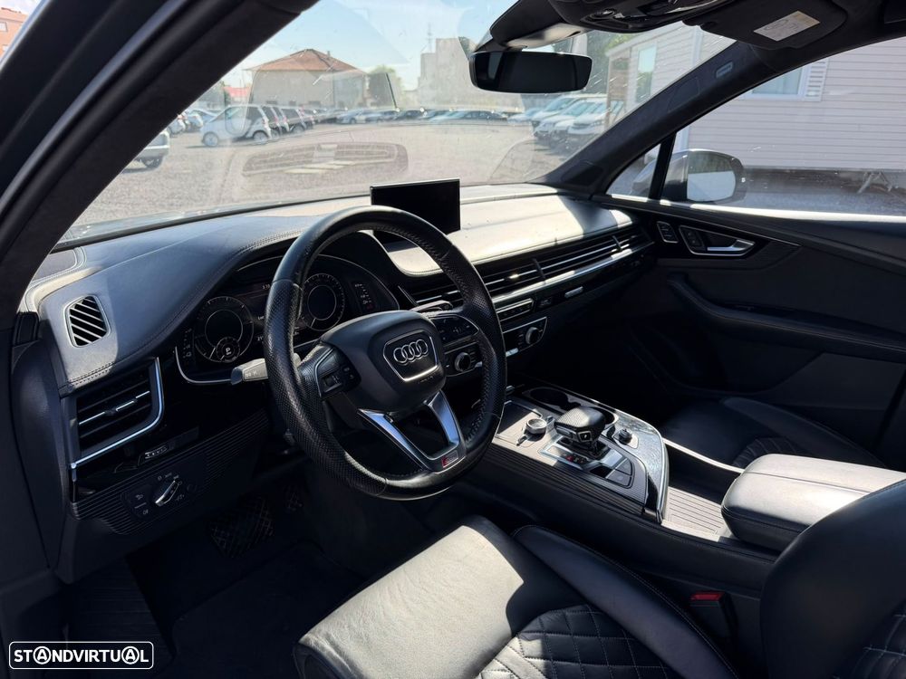Audi Q7 - 7