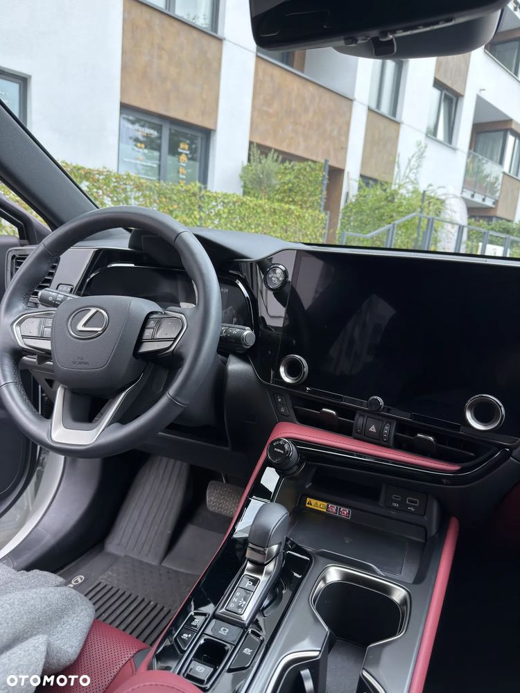 Lexus NX 350h Omotenashi AWD - 9