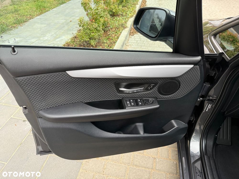 BMW Seria 2 218d - 16