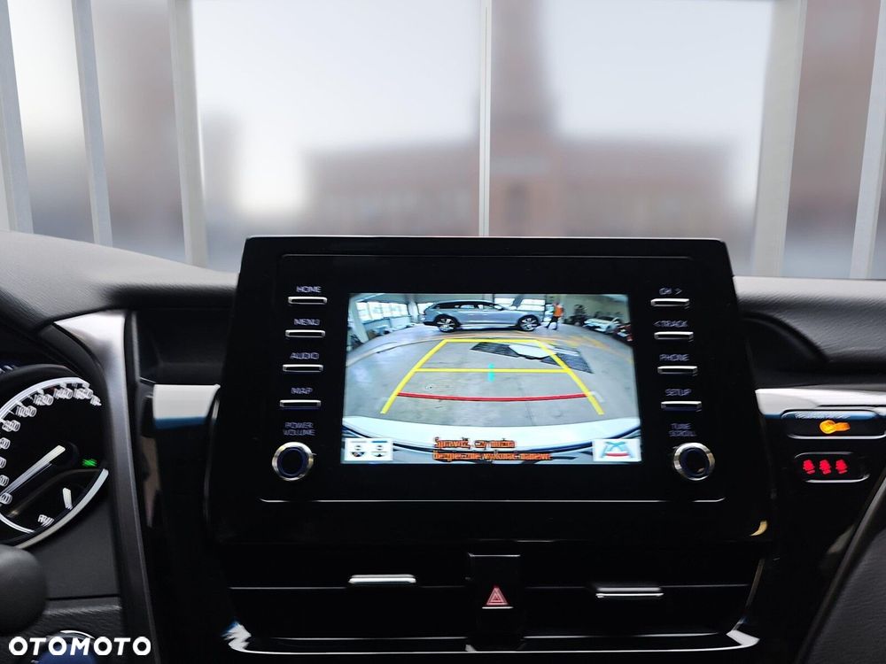 Toyota Camry 2.5 Hybrid Comfort CVT - 18