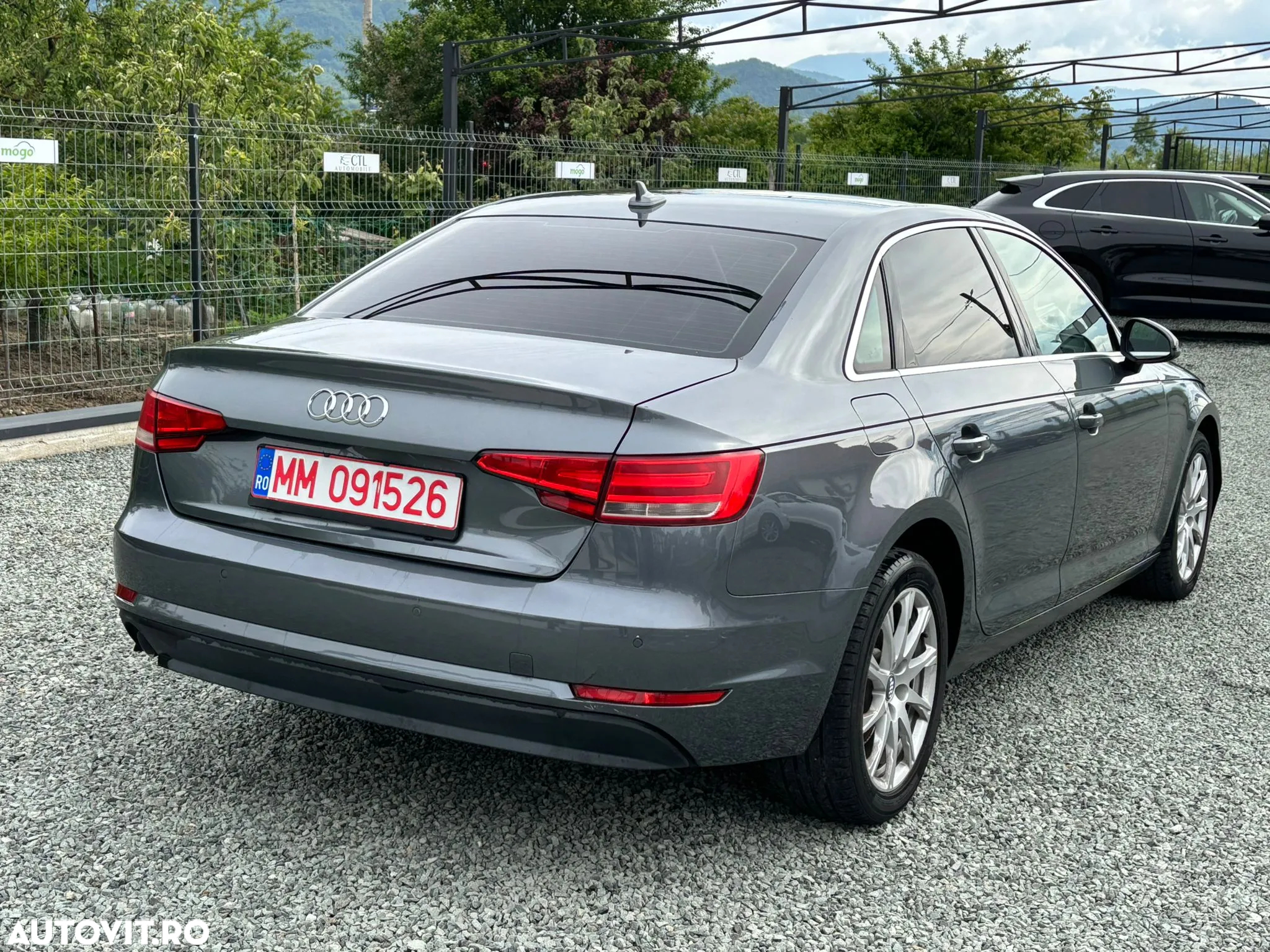 Audi A4 2.0 TDI ultra S tronic - 4