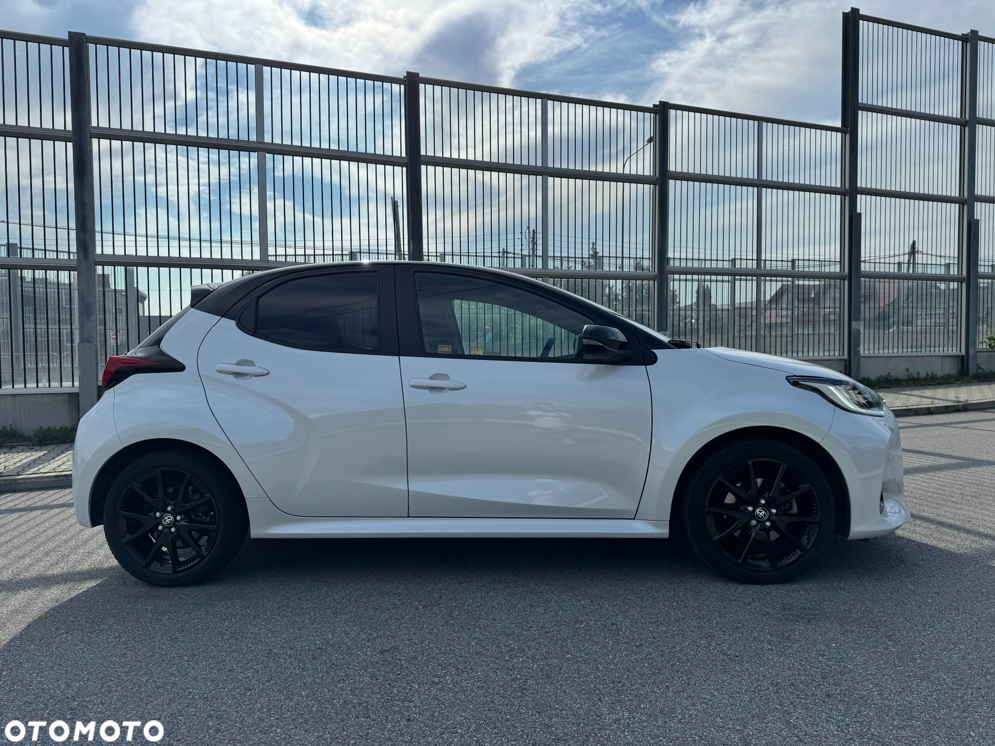 Toyota Yaris Hybrid 1.5 Style - 3