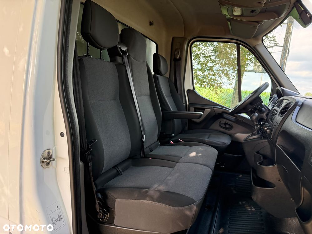 Nissan NV400 - 12