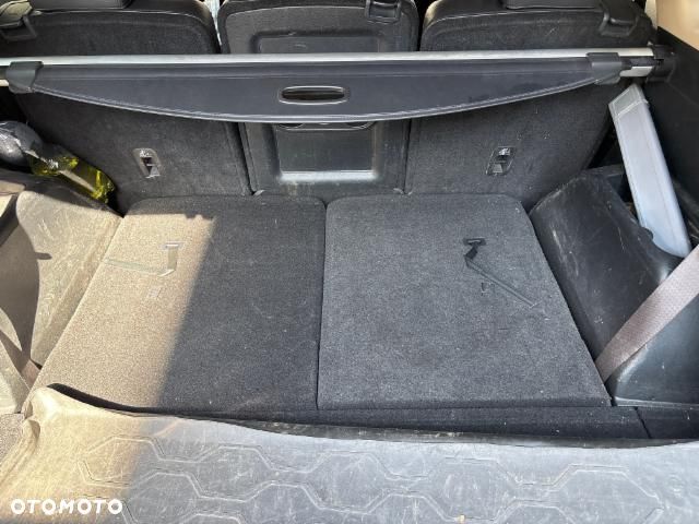Kia Carens 1.7 CRDi XL 7os - 10