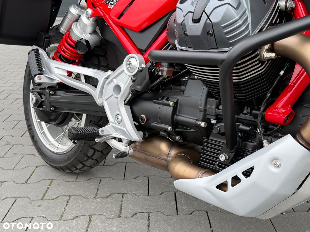 Moto Guzzi V85 - 19