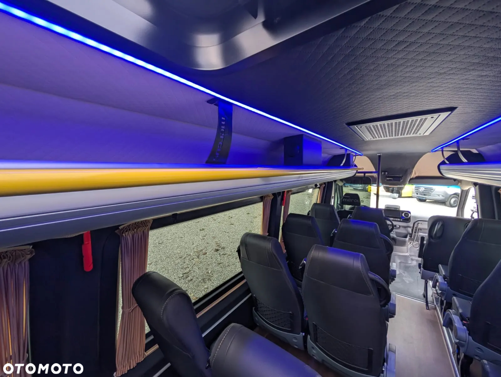 Mercedes-Benz Sprinter 517 - 19