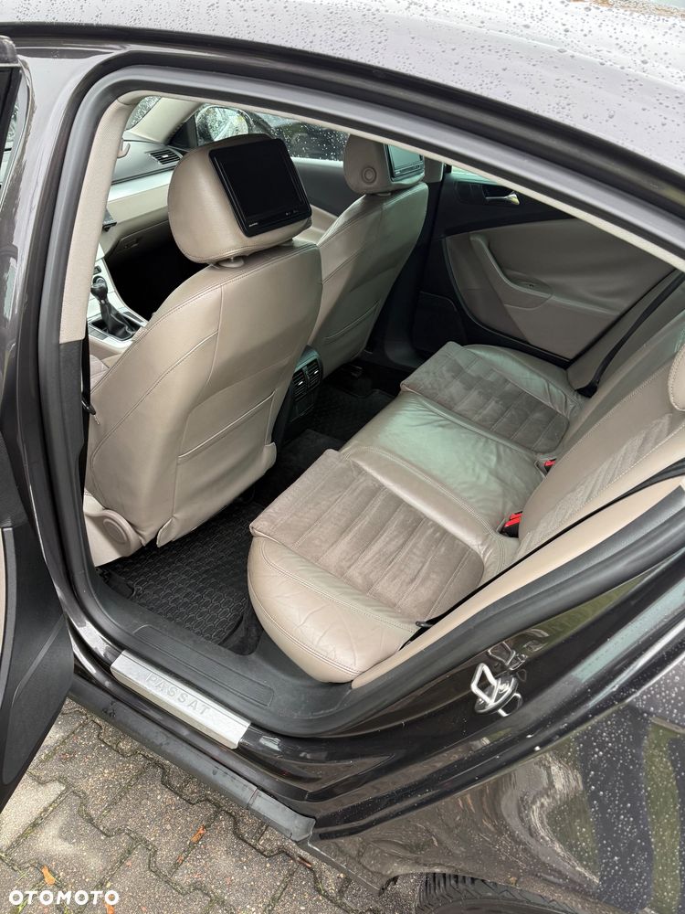 Volkswagen Passat 2.0 TDI Highline - 8