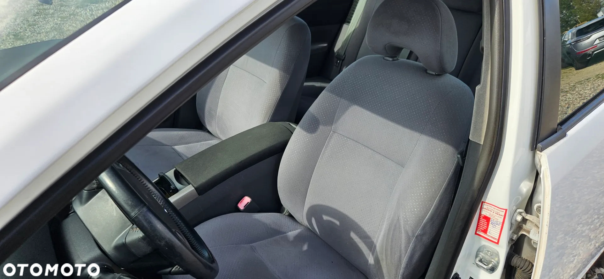 Toyota Prius 1.5 VVT-i Sol - 19