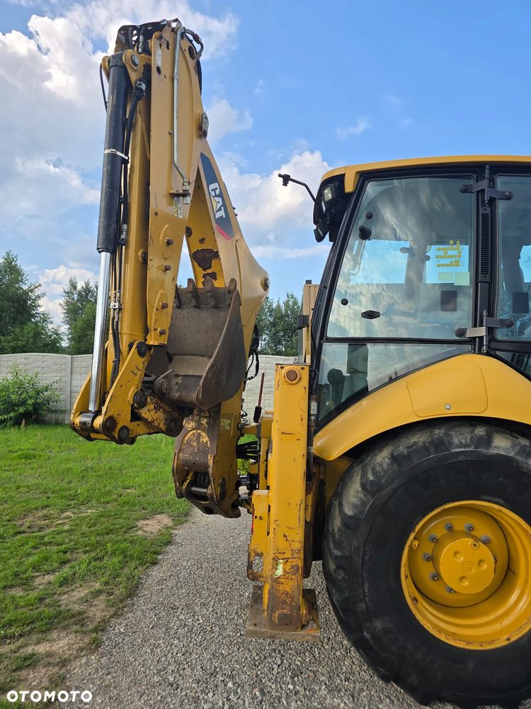 Caterpillar - 8