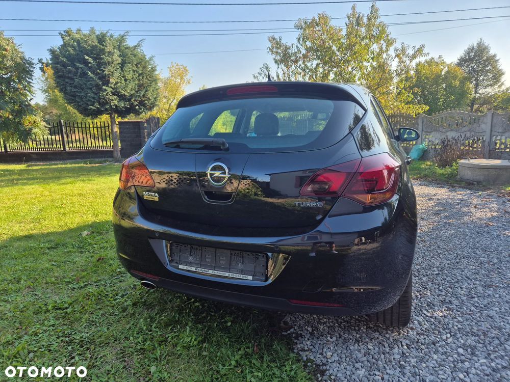 Opel Astra 1.6 Turbo Cosmo - 18
