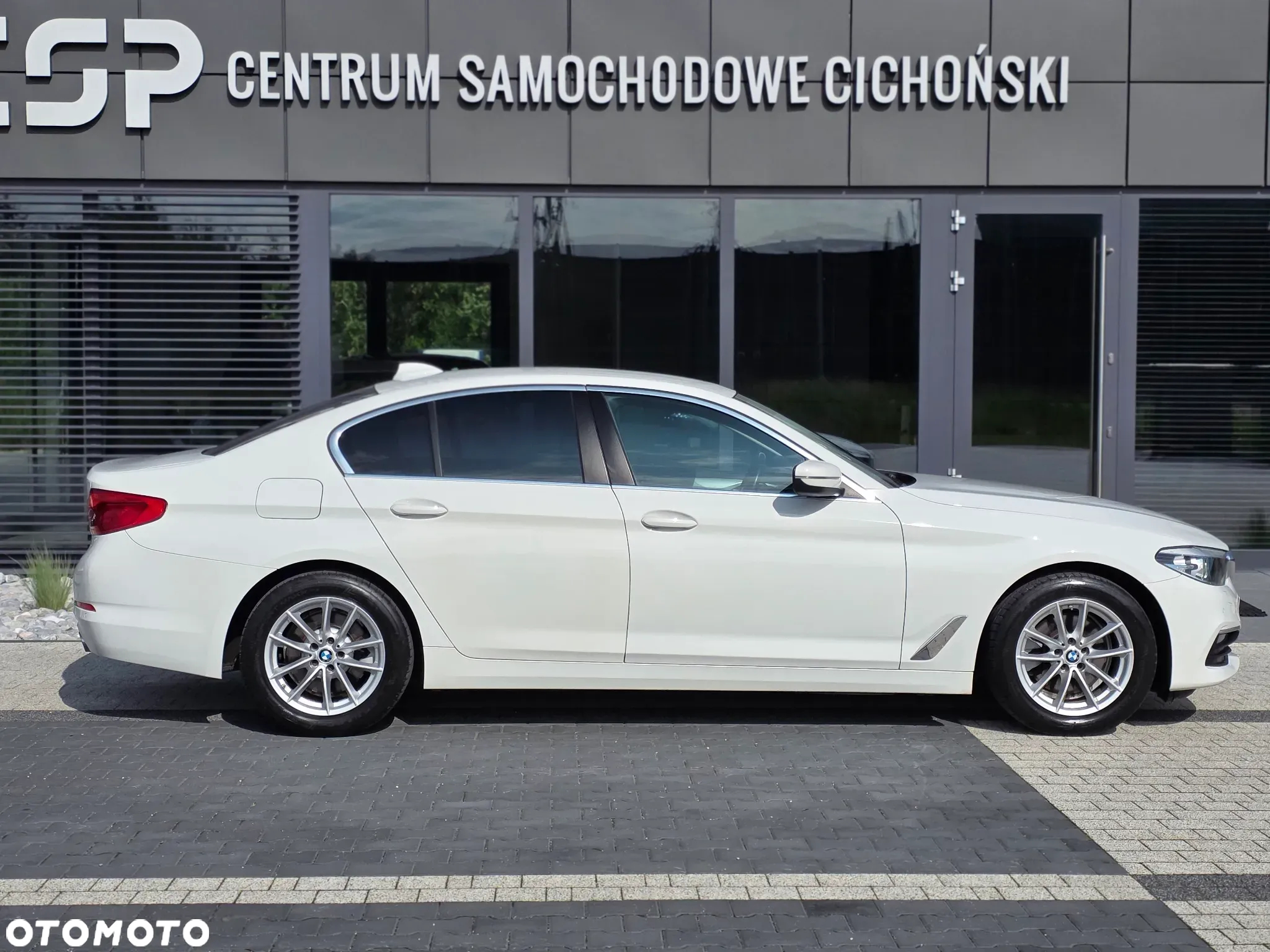 BMW Seria 5 520i - 8