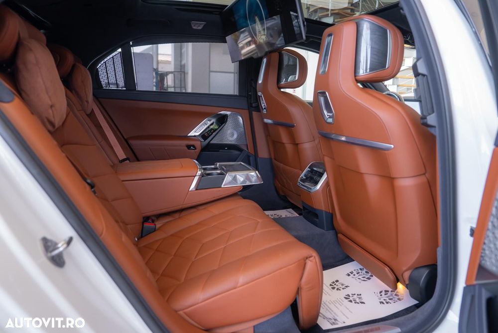 BMW Seria 7 750e xDrive AT PHEV - 34