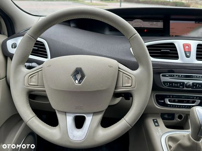 Renault Grand Scenic - 16