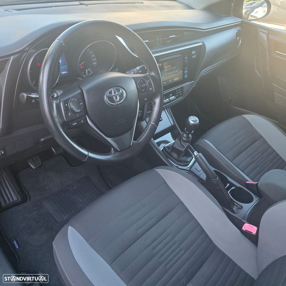 Toyota Auris 1.4 D-4D Comfort+Pack Sport - 31