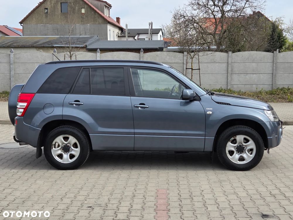 Suzuki Grand Vitara 1.9 DDiS Comfort DPF Family - 2