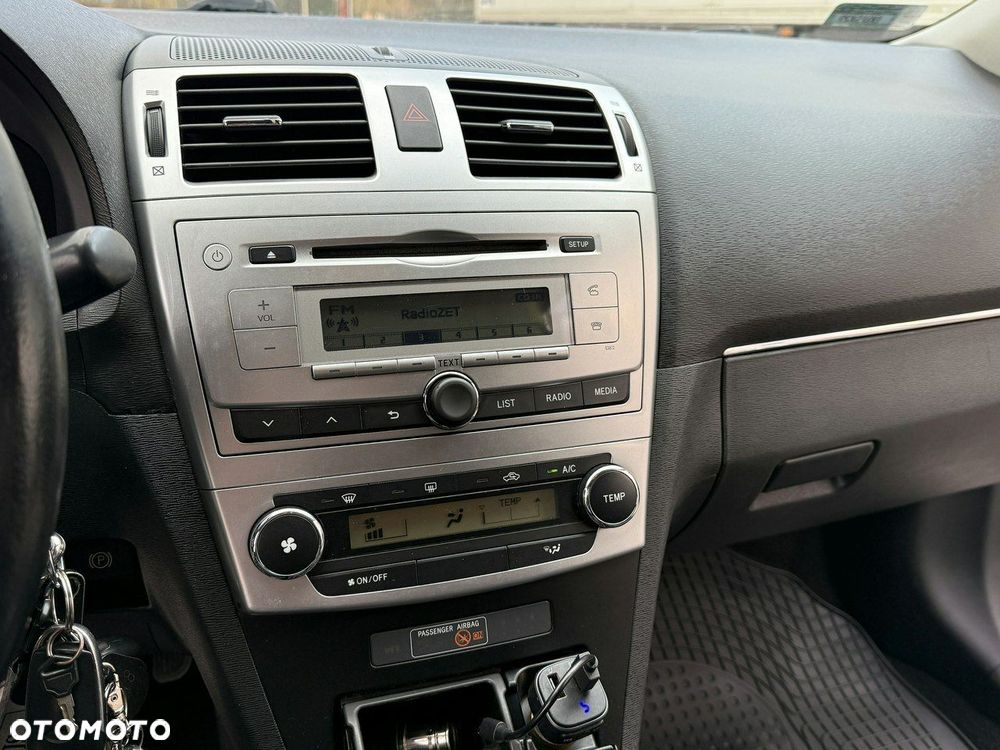 Toyota Avensis 2.0 D-4D Active - 8