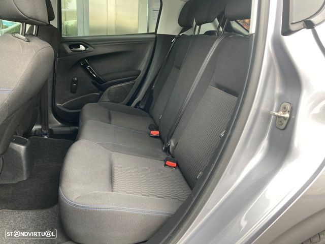 Peugeot 208 1.5 BlueHDi Signature - 26