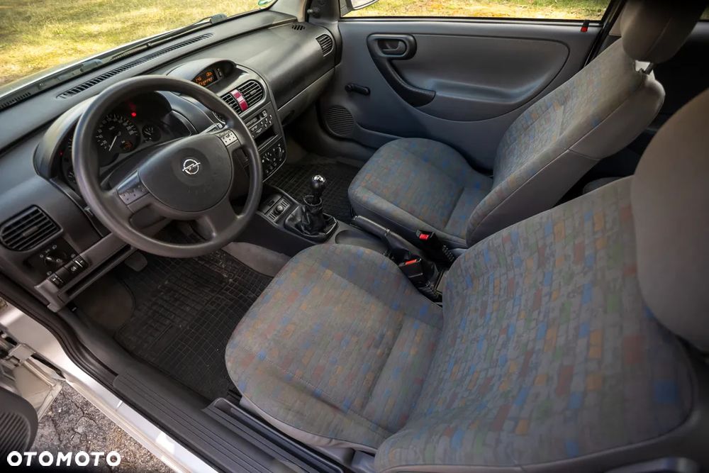 Opel Corsa 1.2 16V - 17