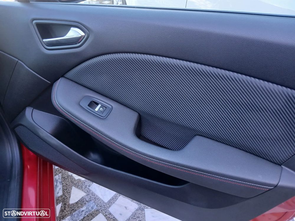 Renault Clio 1.0 TCe RS Line - 32