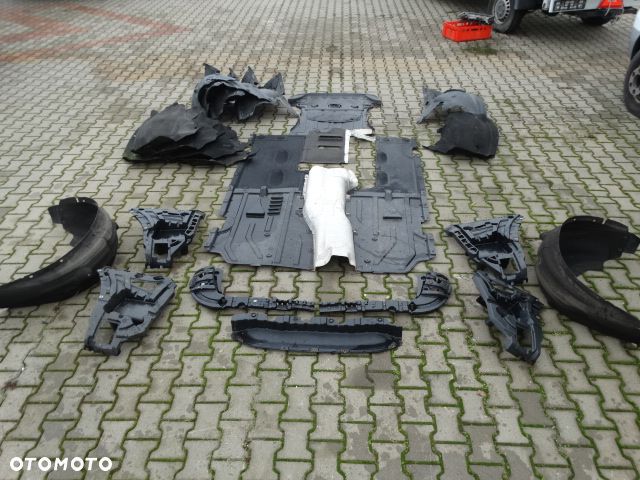 BMW X3 F25 Tył Ślizg Zderzaka MOCOWANIE Tylny Spijler Dufuzor Uchwyt - 1