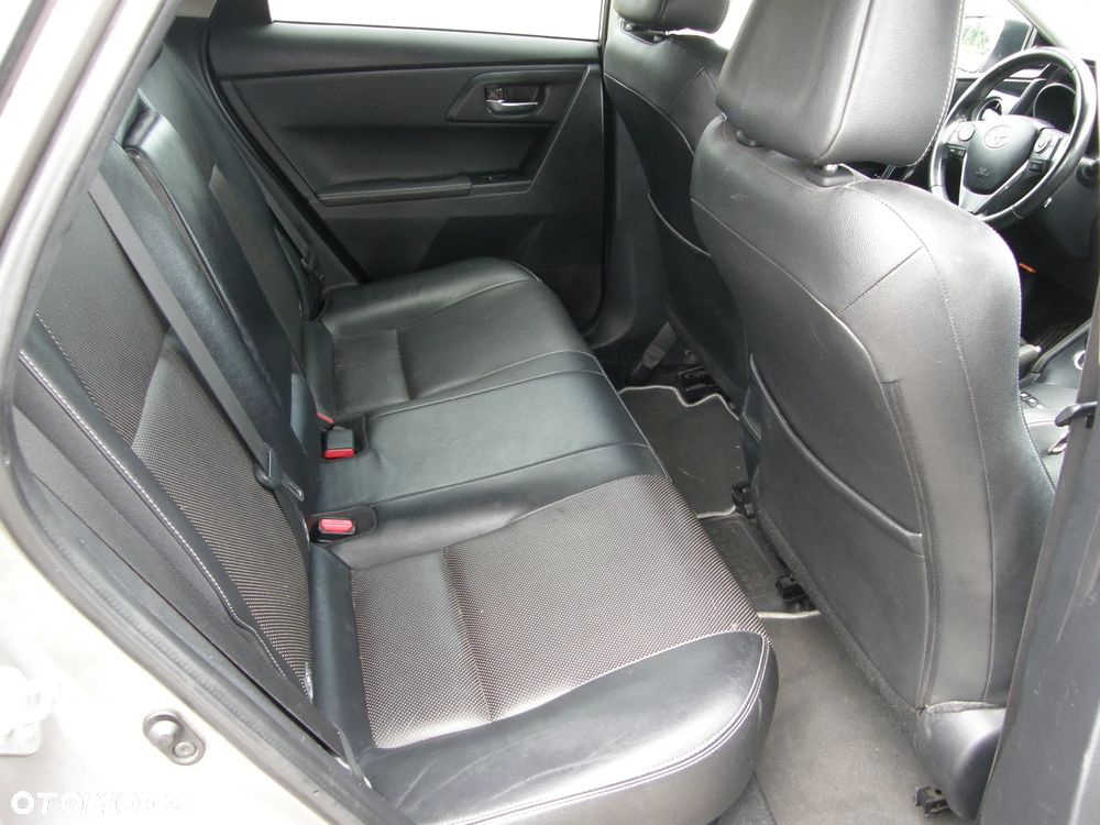 Toyota Auris - 14
