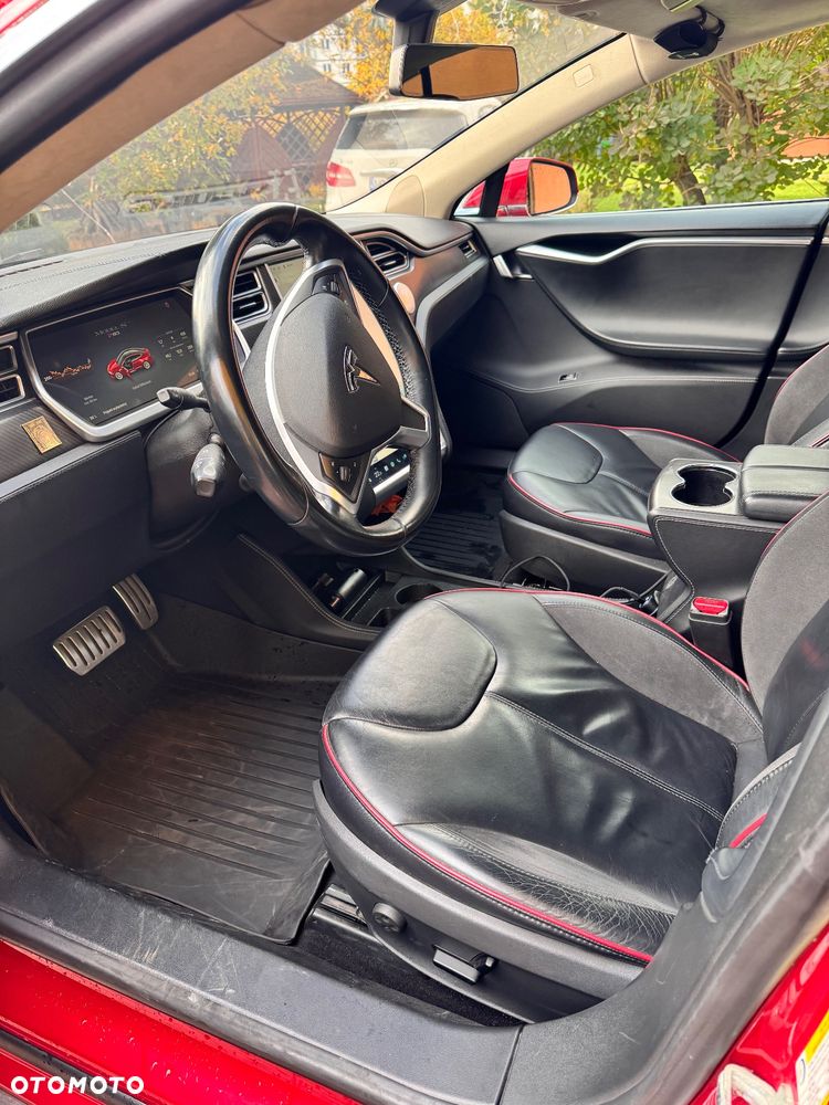 Tesla Model S - 4