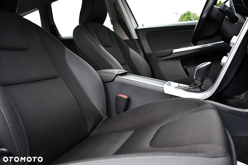 Volvo XC 60 D4 Geartronic Momentum - 23
