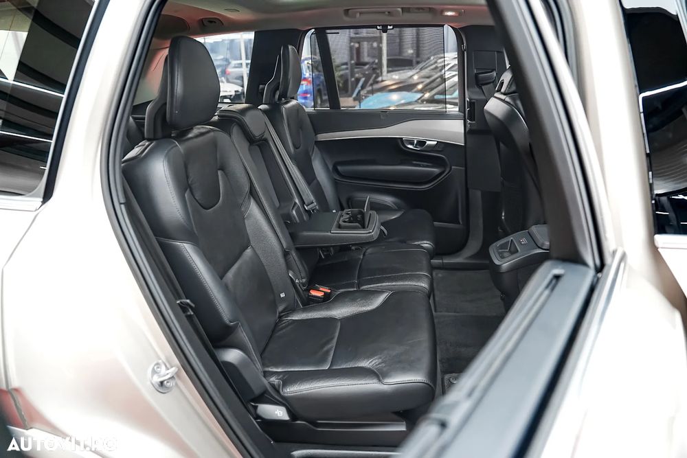 Volvo XC 90 B5 D AWD Plus Bright - 12