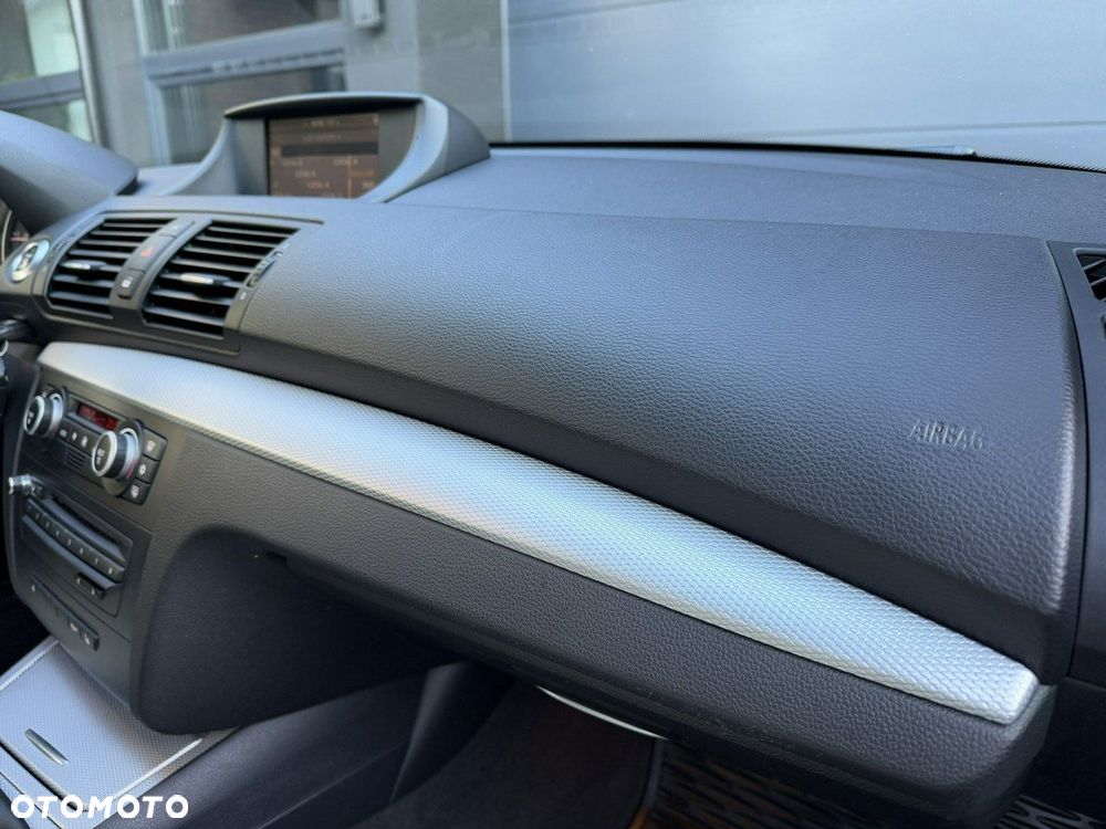 BMW Seria 1 120d Limited Edition Lifestyle mit M Sportpaket - 24