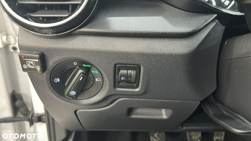 Skoda Fabia 1.0 Ambition - 26