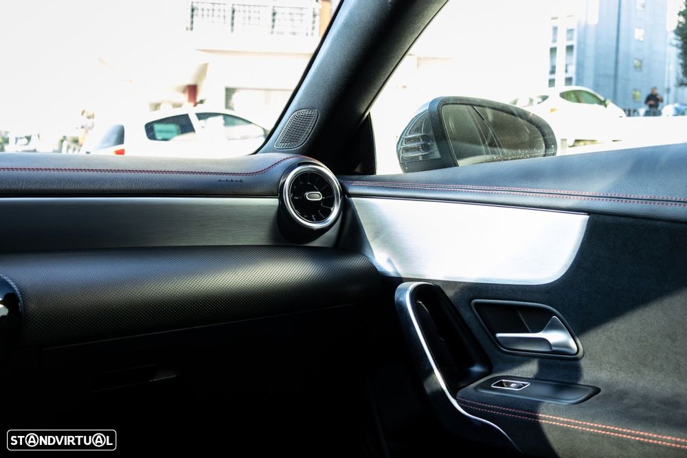 Mercedes-Benz CLA 180 - 16