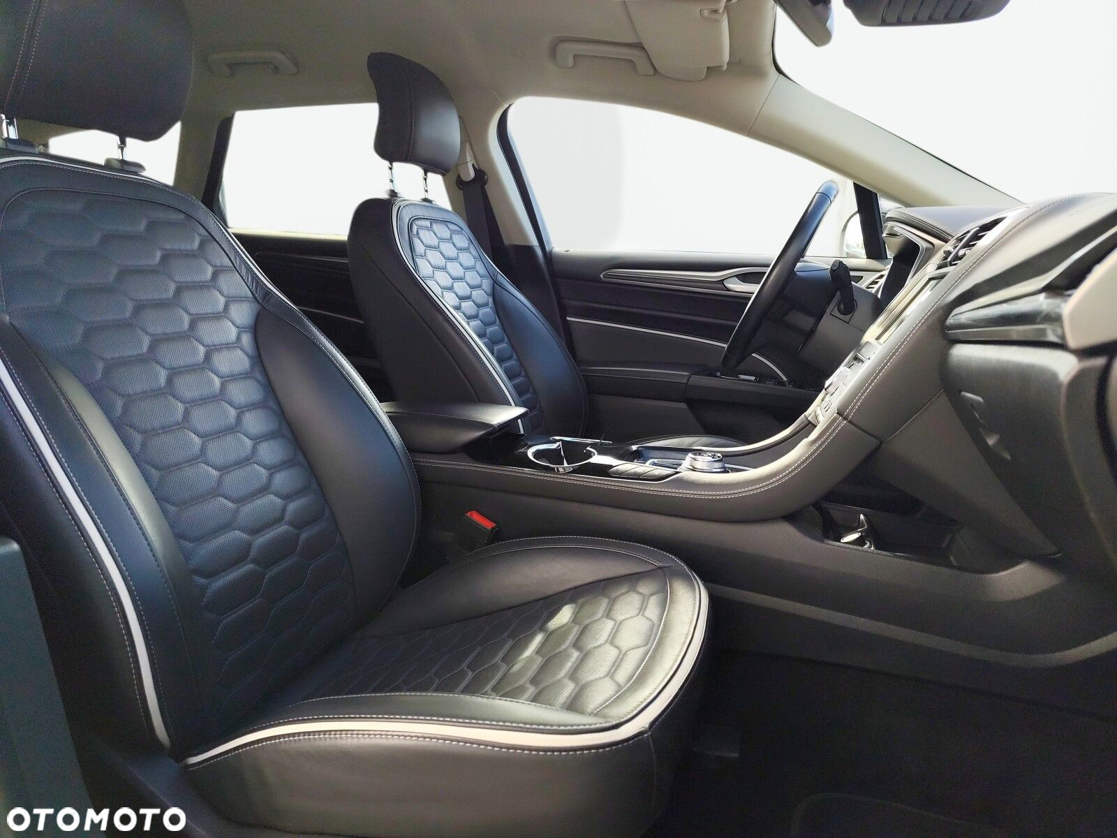 Ford Mondeo - 24