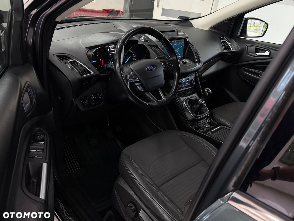 Ford Kuga 1.5 TDCi 2x4 Titanium - 18